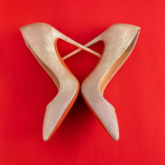 New CELYN ROZE gold pumps - Picture 4 of 4